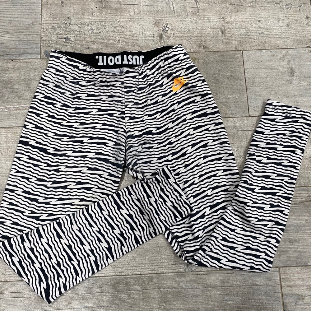 Nike zebra like leggings